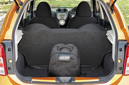 Nissan Almera, Front view