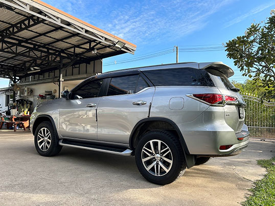 Toyota Fortuner exterior view
